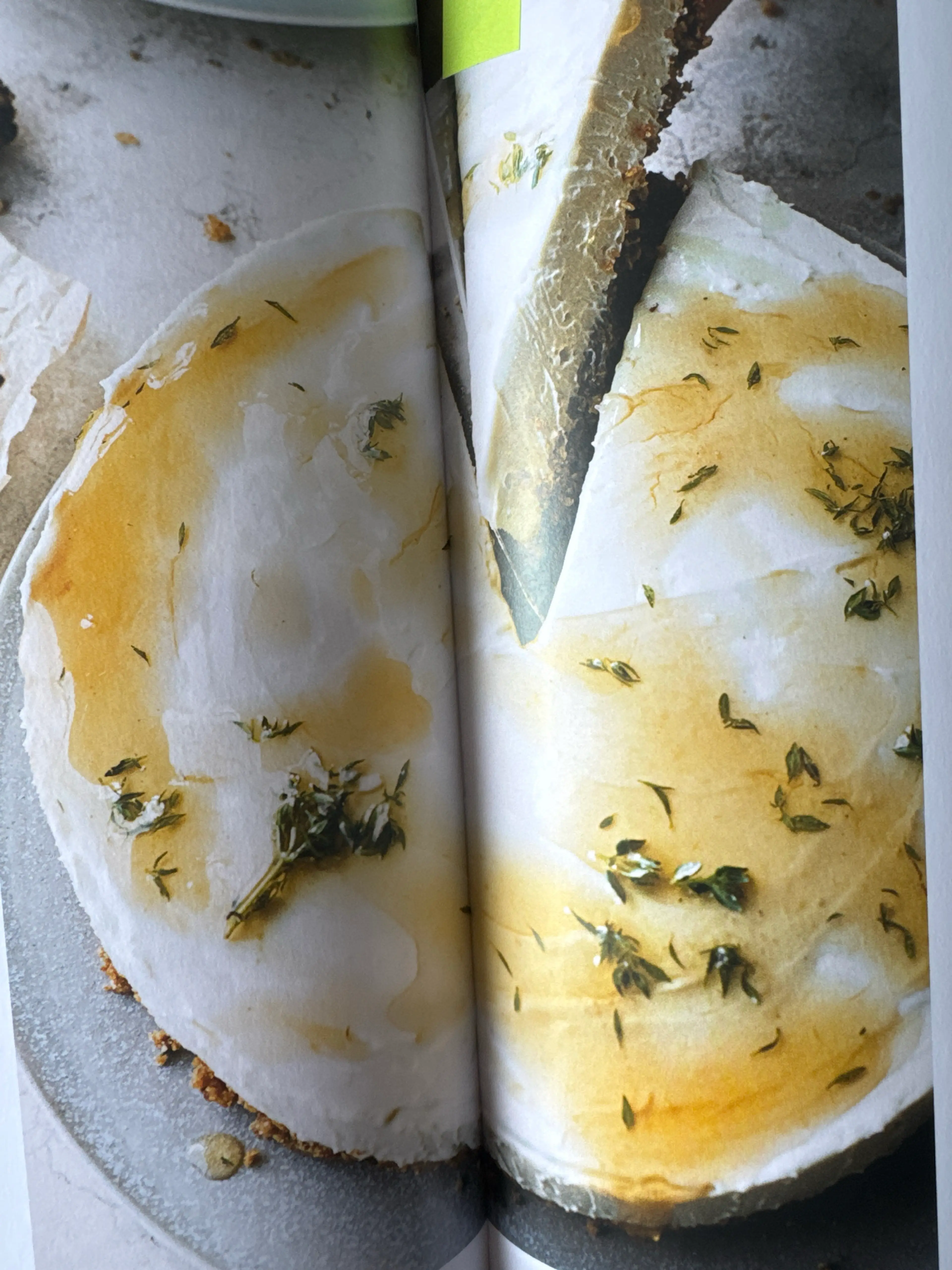 Honey and yoghurt set cheesecake