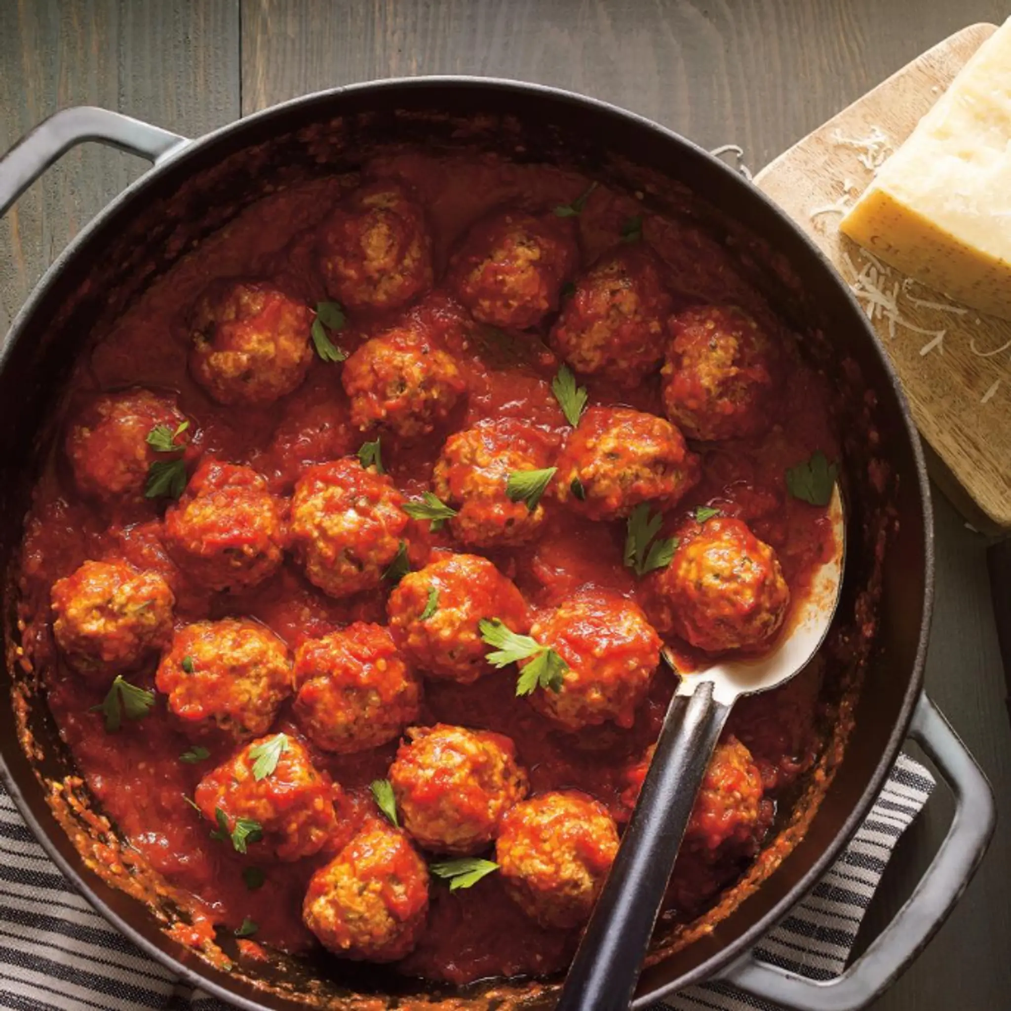 Meatballs in Tomato Sauce (The Best)