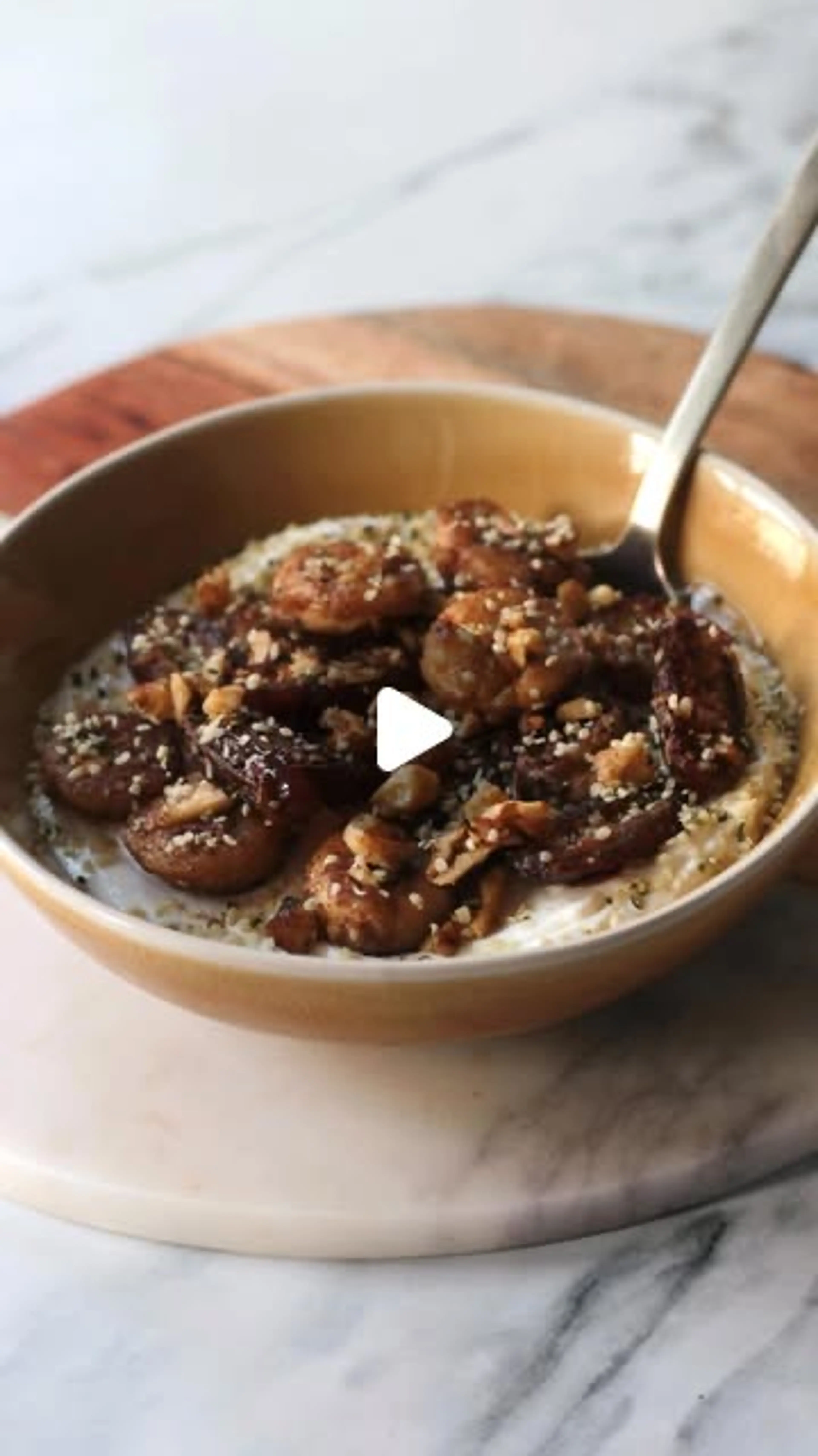 This Cosy, Caramelised Yogurt Bowl Feels Like a Warm Hug in