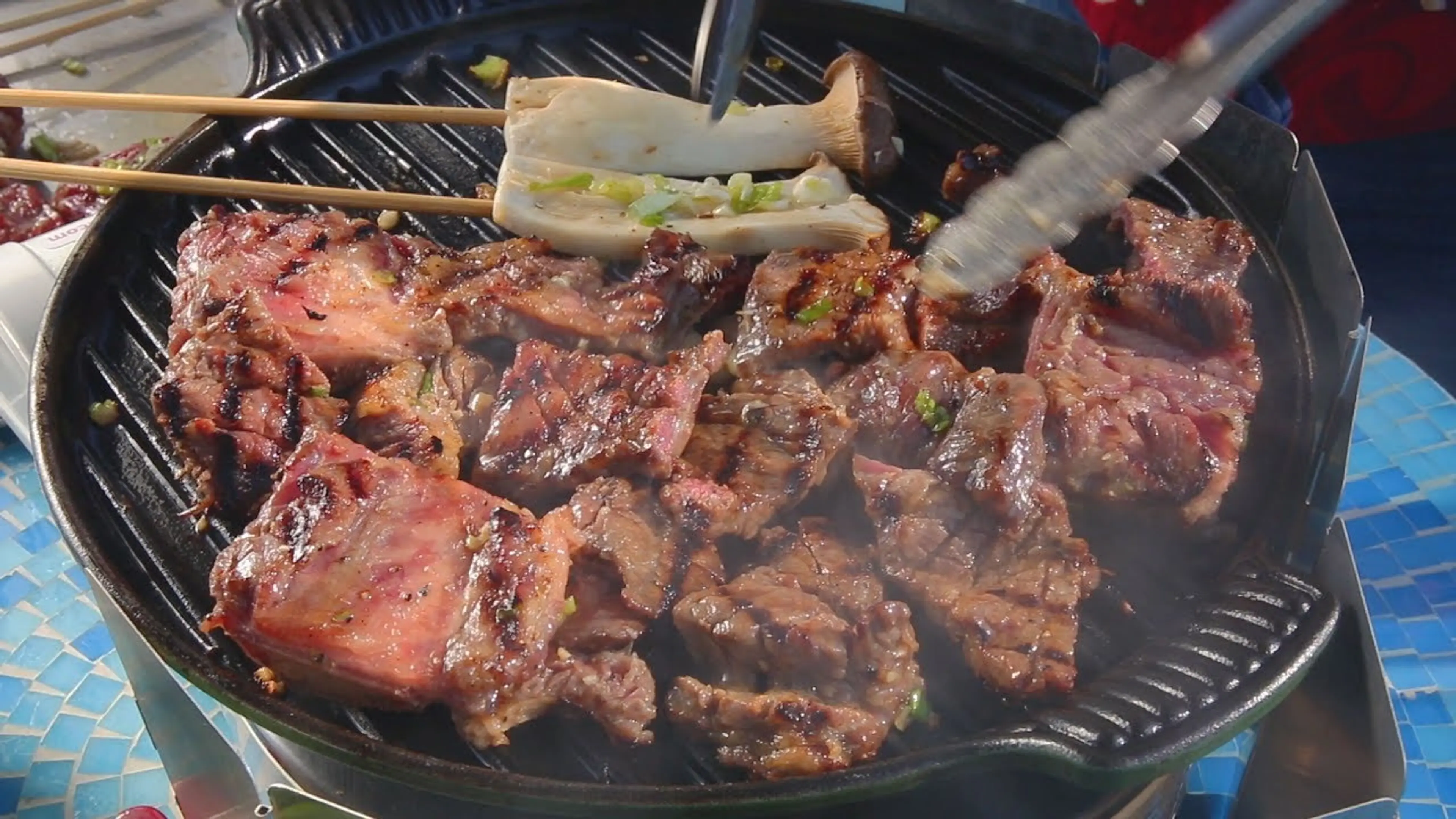Grilled beef short ribs (Galbi: 갈비)