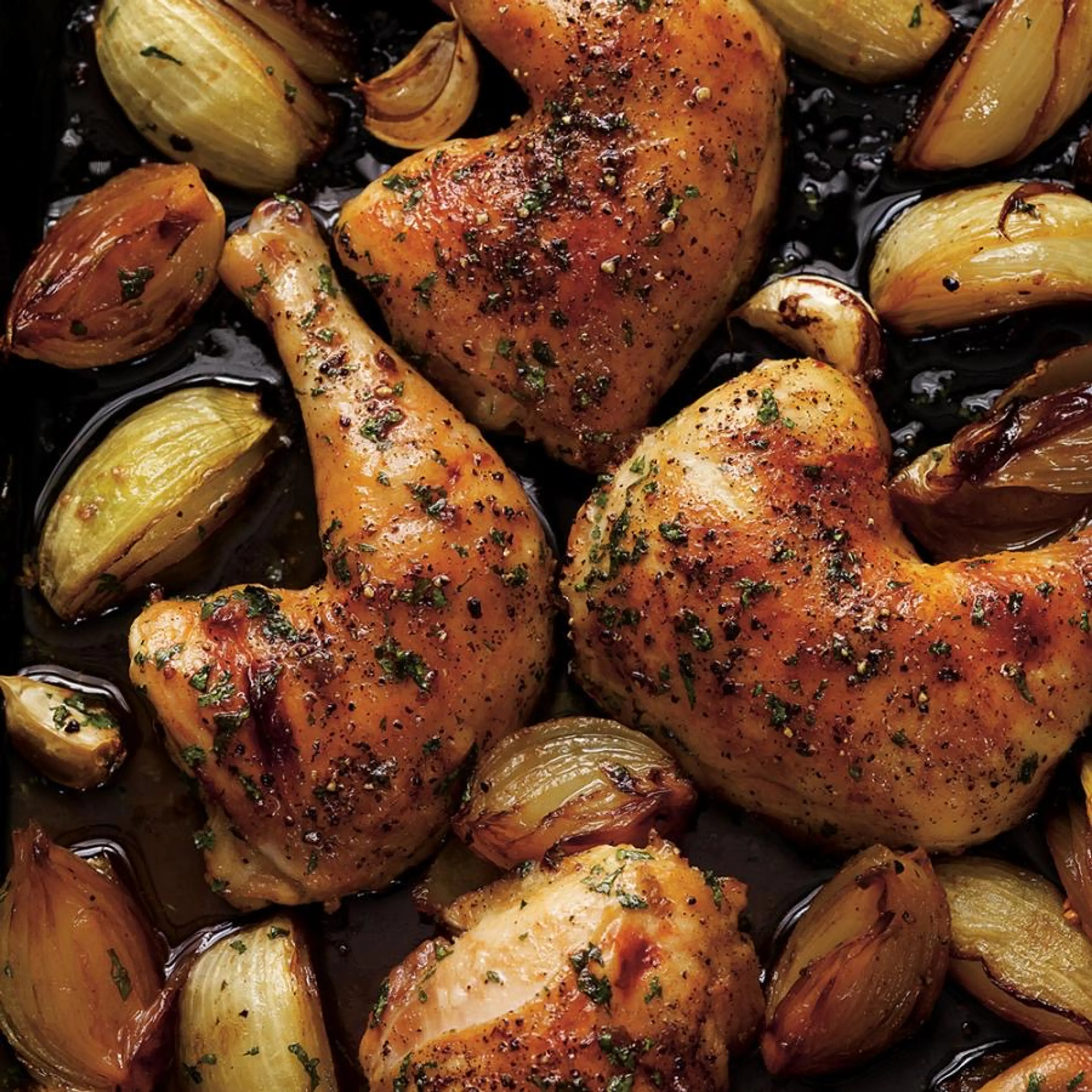 Cuisses de poulet rôties à l'oignon