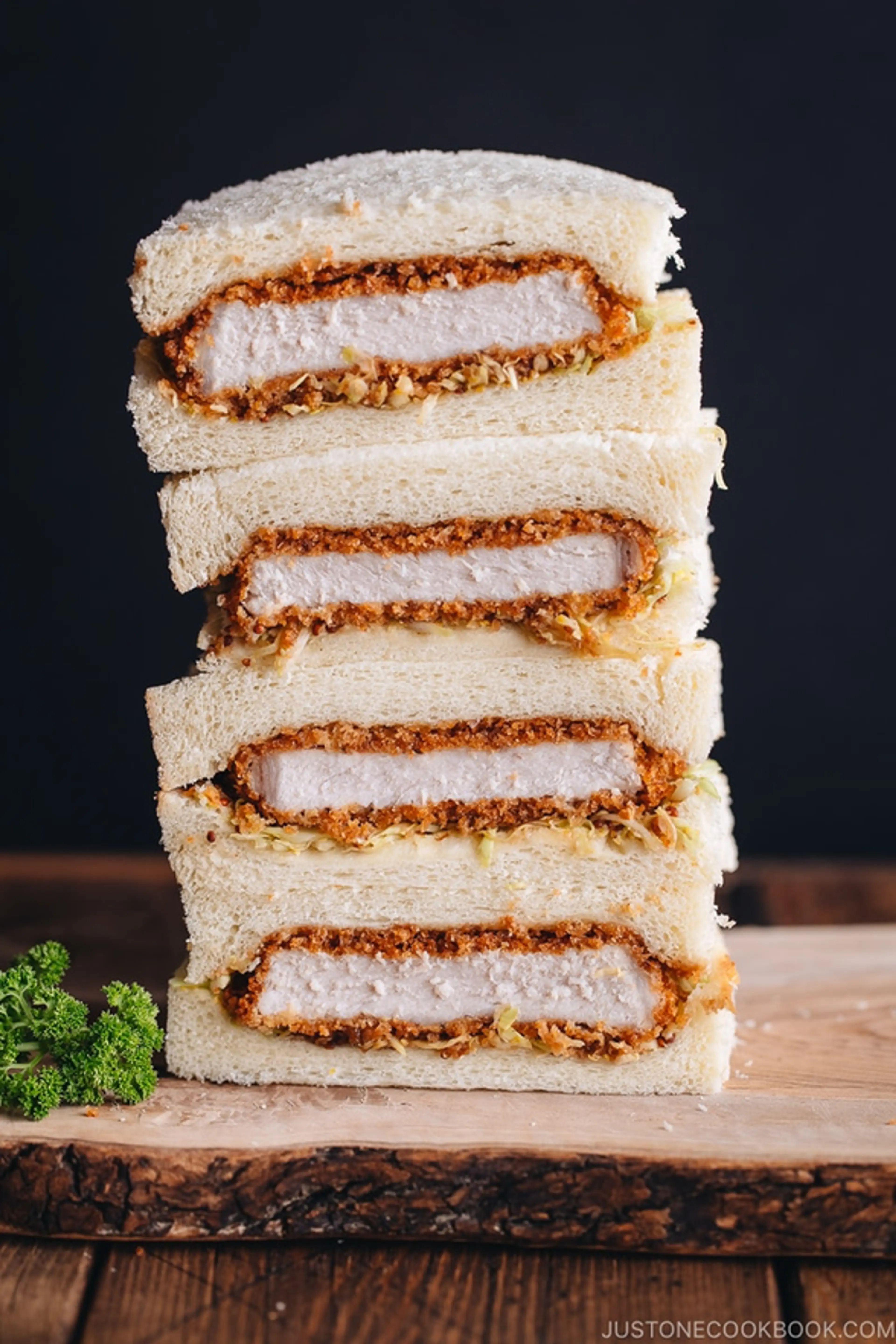 Katsu-Sando (カツサンド)