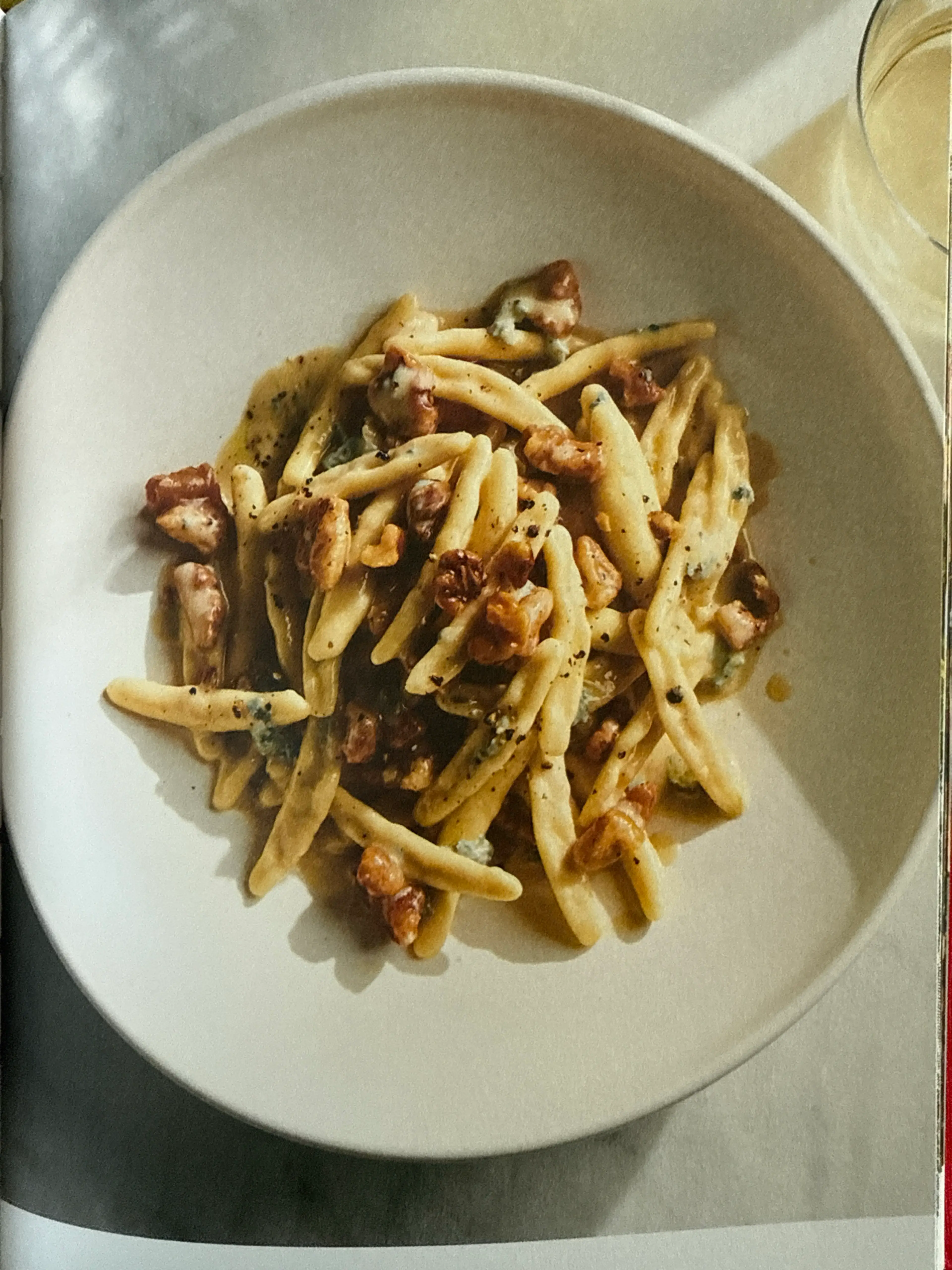 Pasta with Blue Cheese and Walnuts