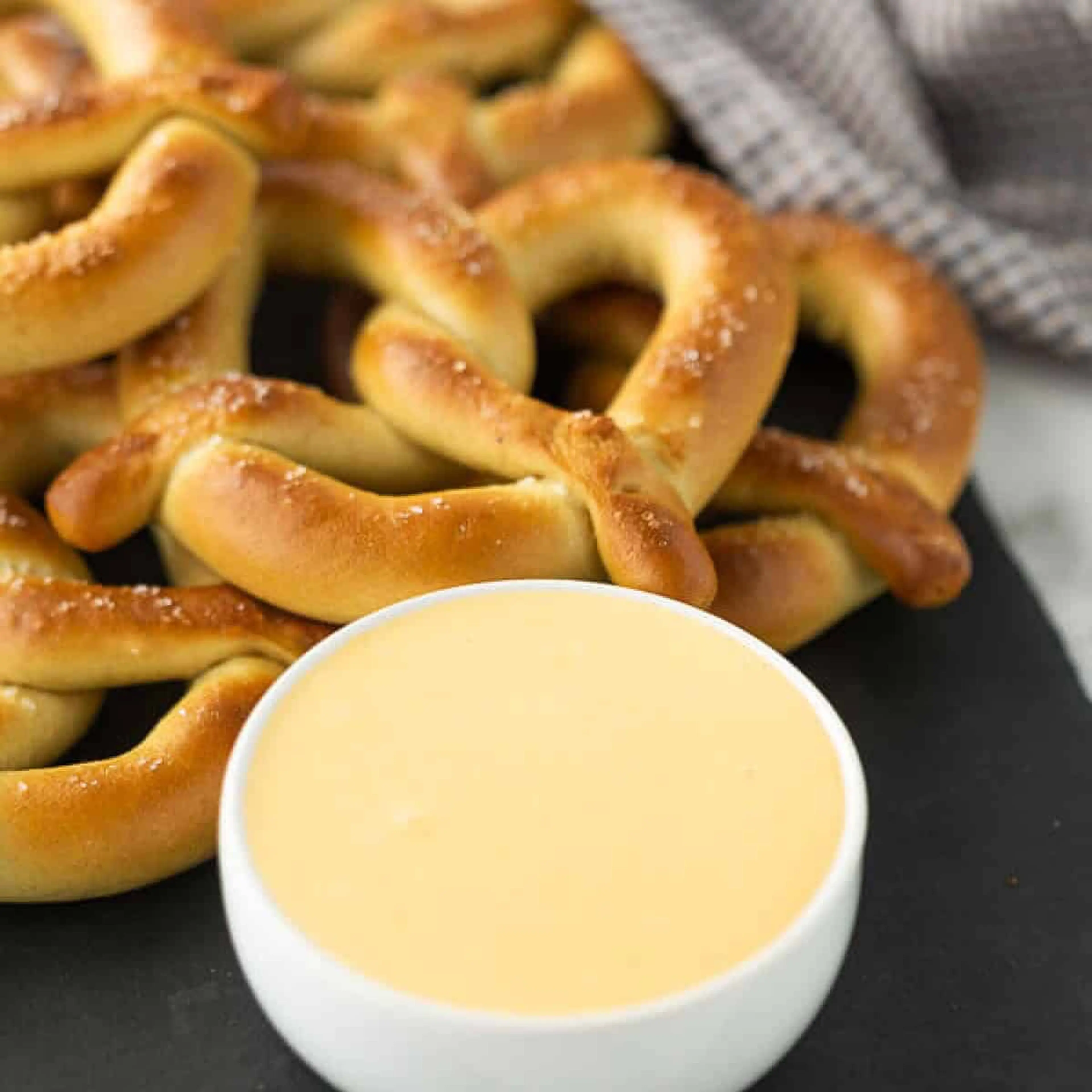 Cheese Sauce for Pretzels