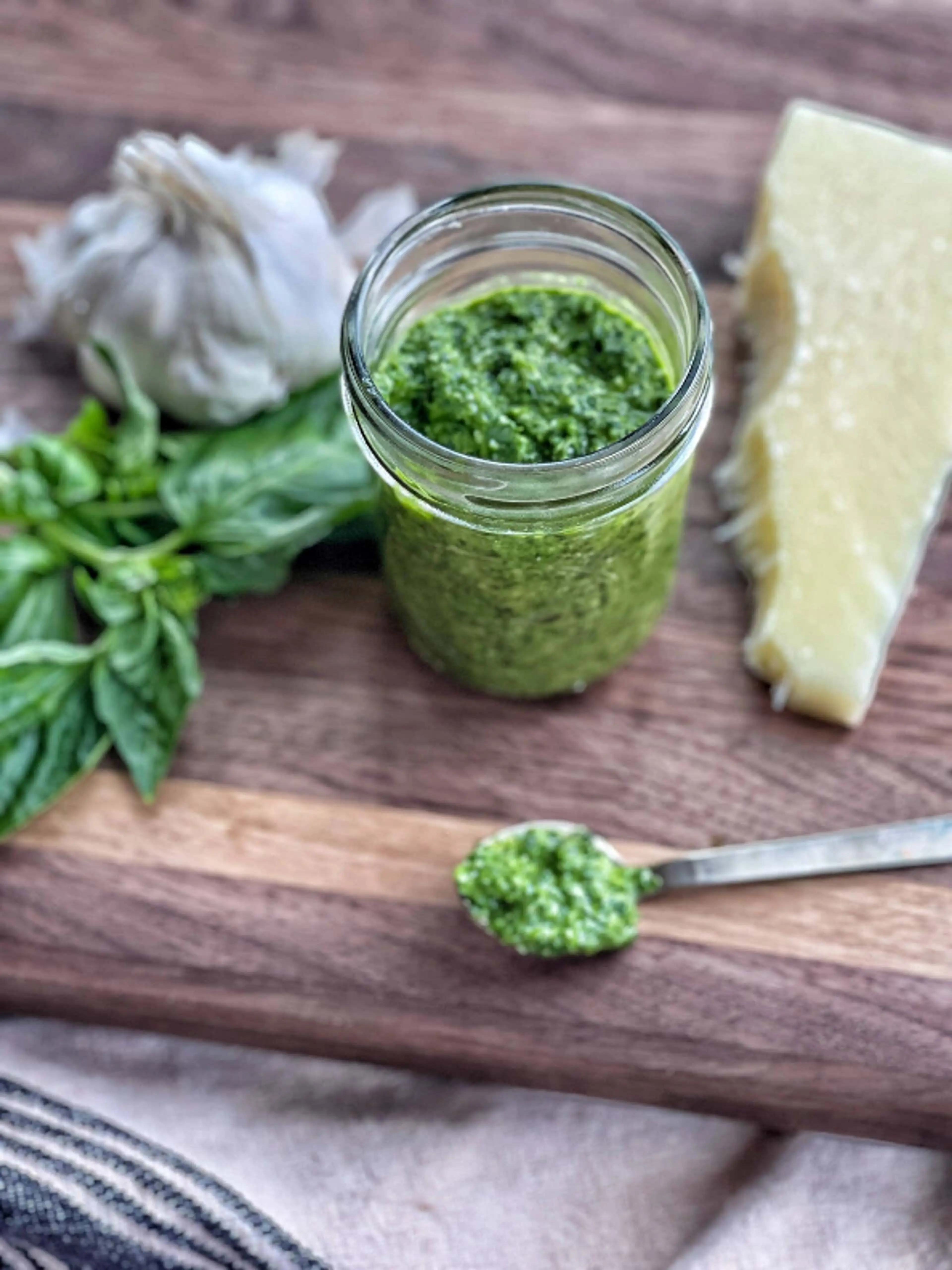Skinny Pesto Sauce