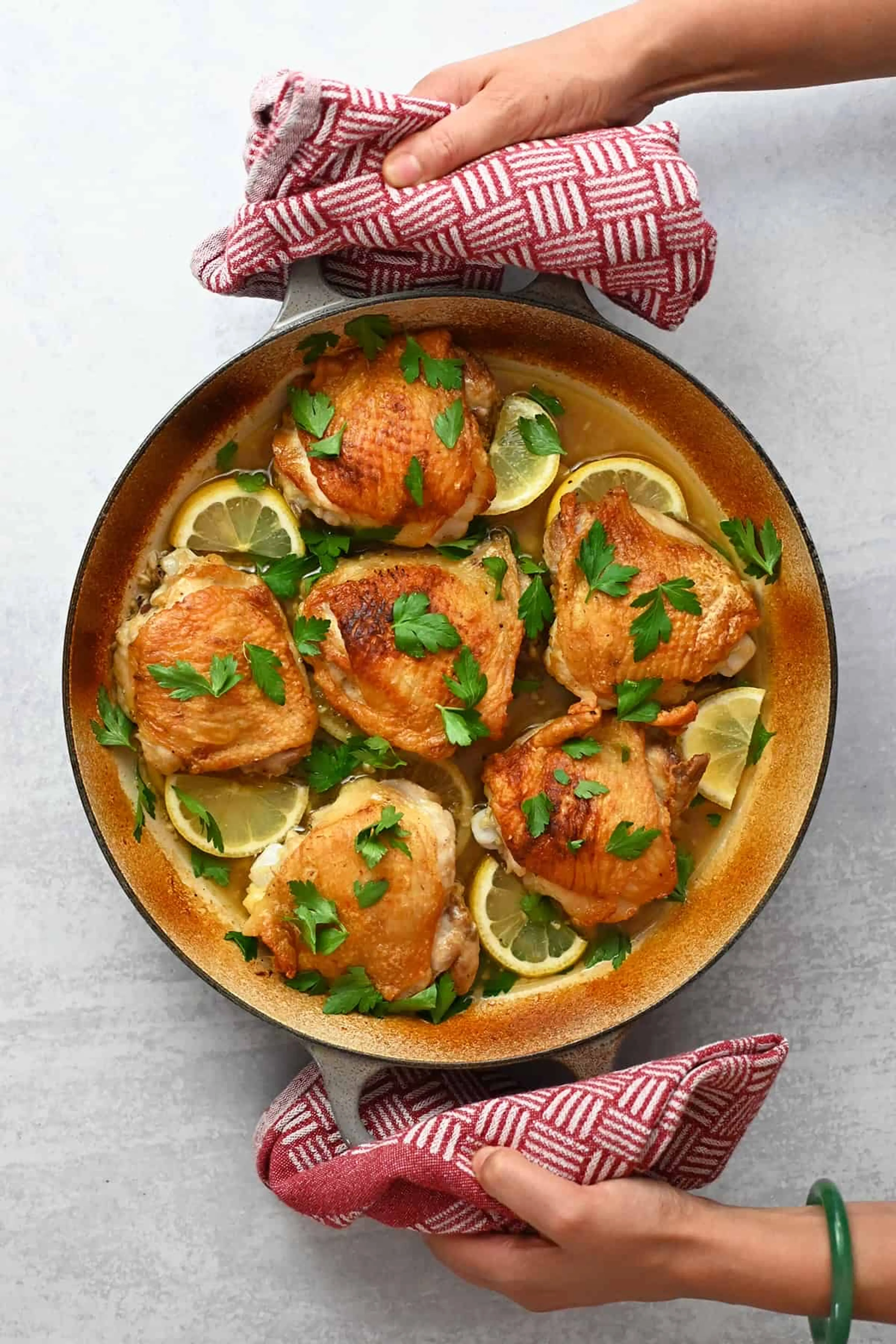 Crispy Lemon Garlic Chicken Thighs – Juicy & Flavorful!