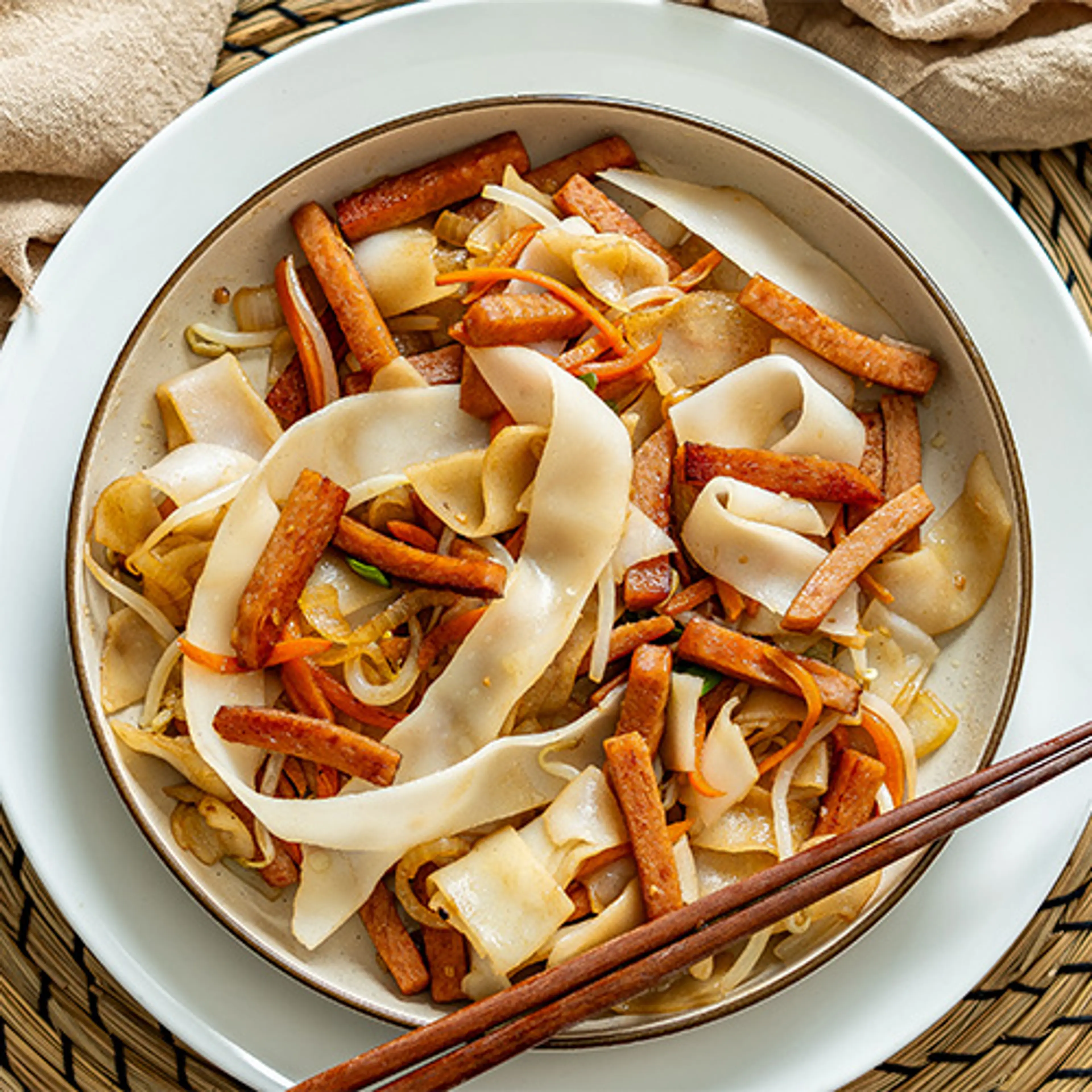 Hawaiian-Style Chow Fun